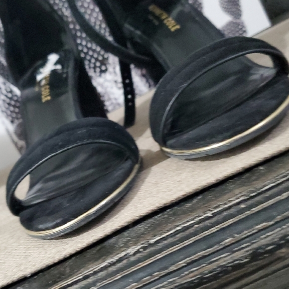 Kenneth Cole Black and Red Floral Embroidered Heels - Picture 10 of 12